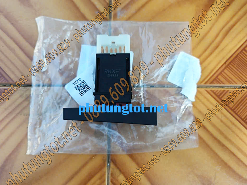 Công tắc báo nguy xe tải Đô Thành IZ49 IZ65 IZ250