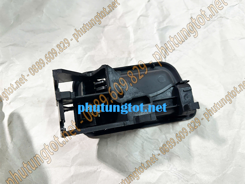 Tay mở cửa trong xe tải Đô Thành IZ65 IZ68