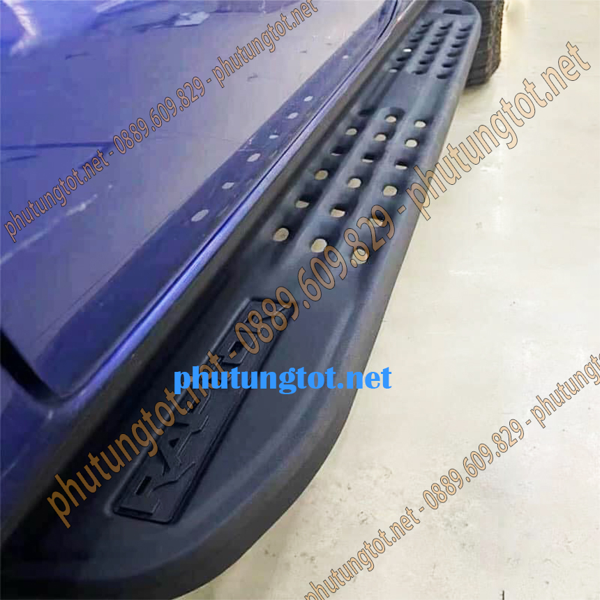 Bậc lên xuống xe Ford Rager