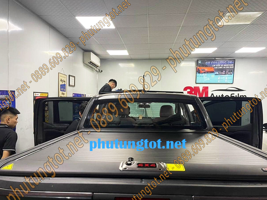 Nắp thùng cuộn cơ xe Ford Ranger