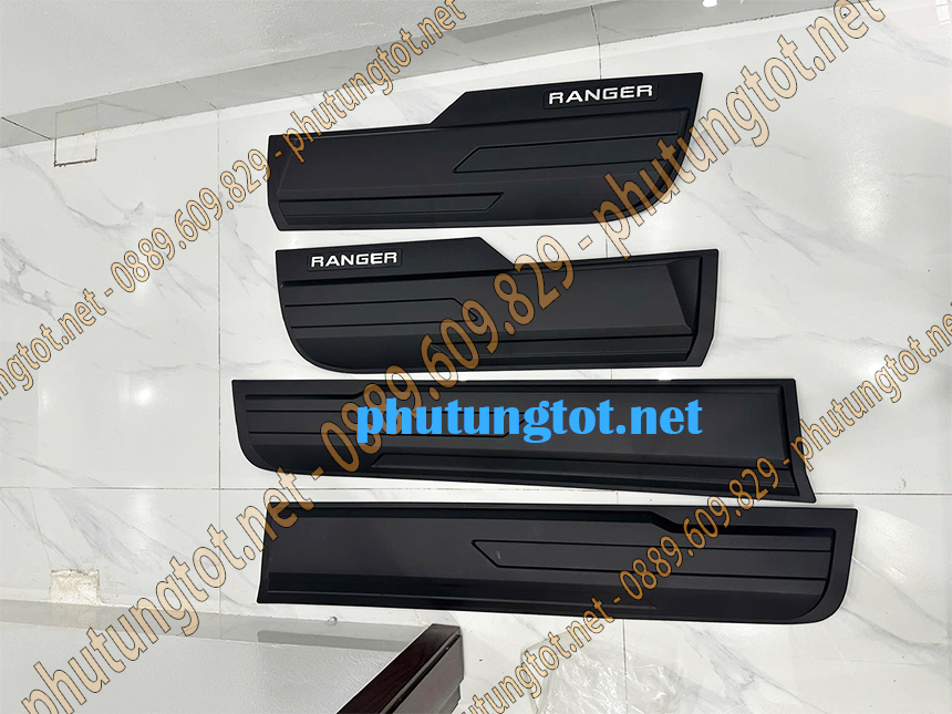 Ốp sườn xe Ford Ranger