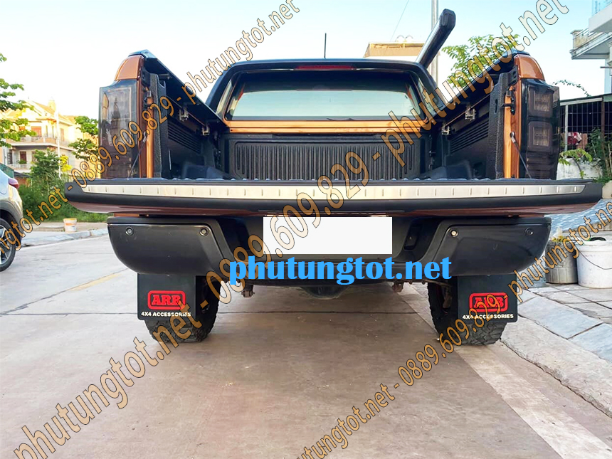 Ốp viền thùng xe Ford Ranger