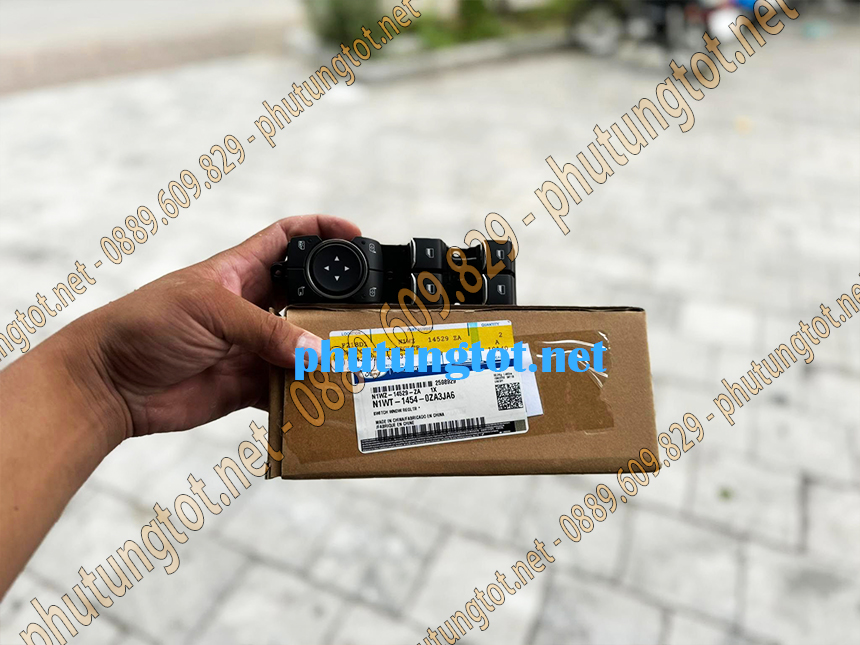 Phím gập gương xe Ford Ranger