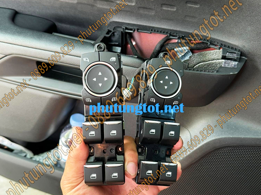 Phím gập gương xe Ford Ranger