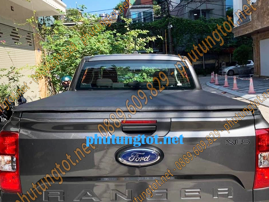 Nắp thùng cuộn bạt xe Ford Ranger