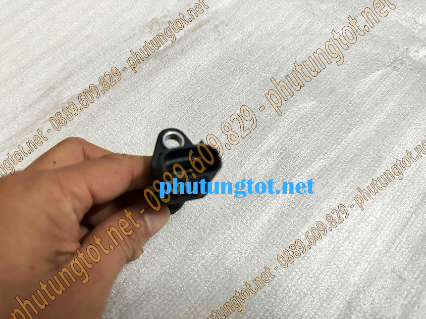 Cảm biến cốt máy xe tải ISUZU QKR 230 Cảm biến cốt máy xe tải ISUZU QKR 230